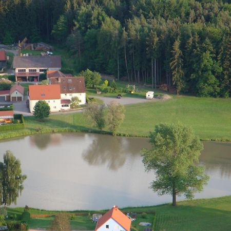 Pension Zum Grunen Wald Hotel Feuchtwangen Exterior foto