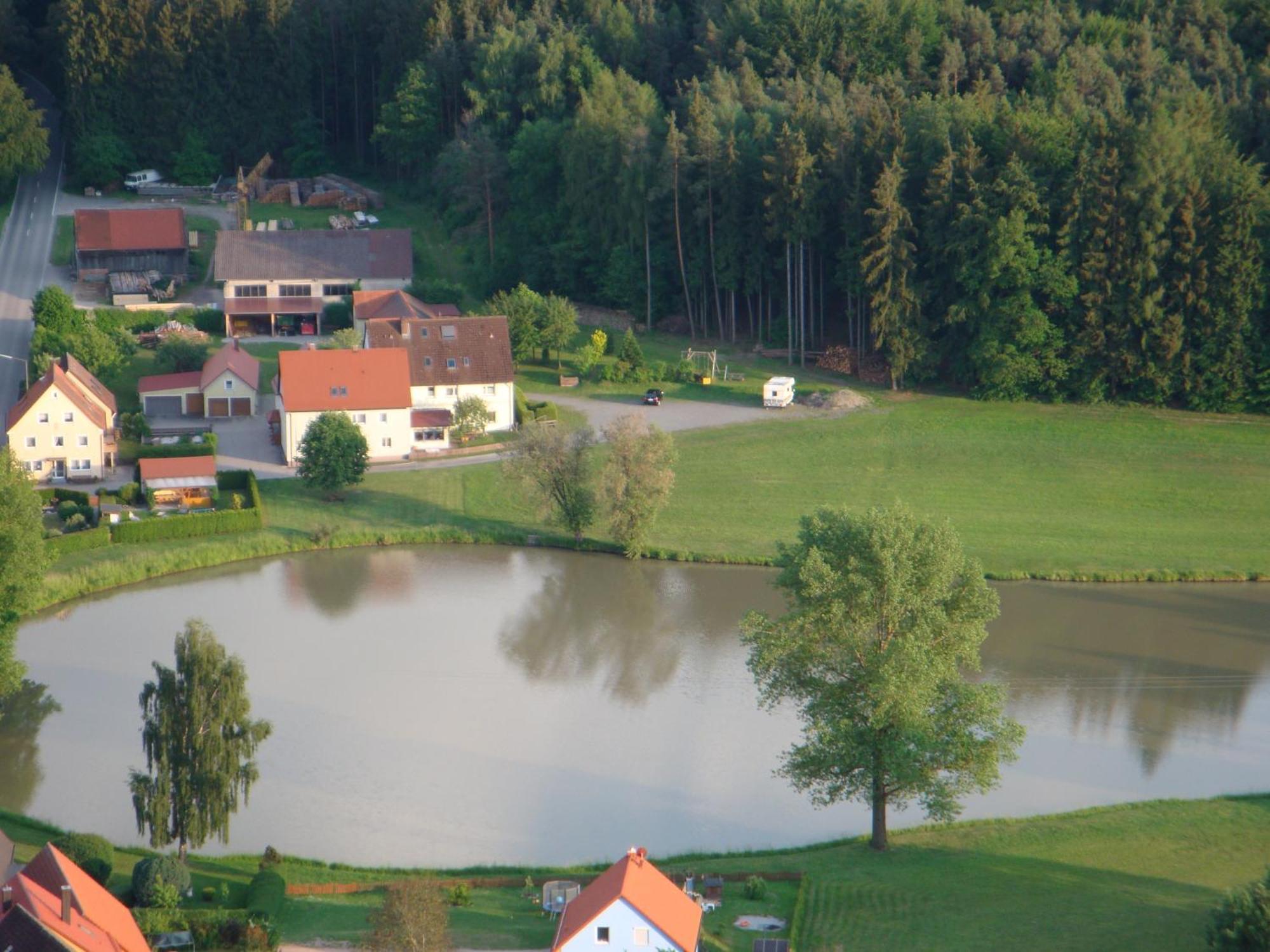 Pension Zum Grunen Wald Hotel Feuchtwangen Exterior foto