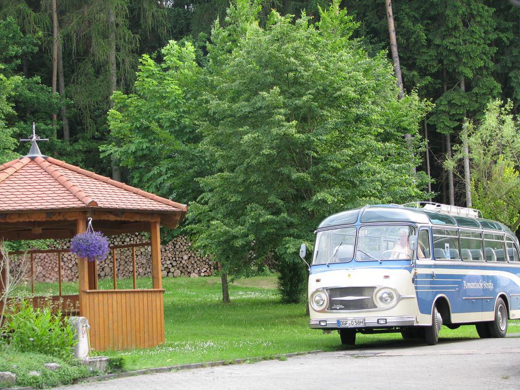 Pension Zum Grunen Wald Hotel Feuchtwangen Exterior foto