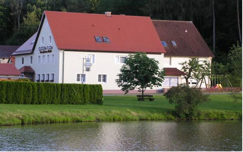 Pension Zum Grunen Wald Hotel Feuchtwangen Exterior foto