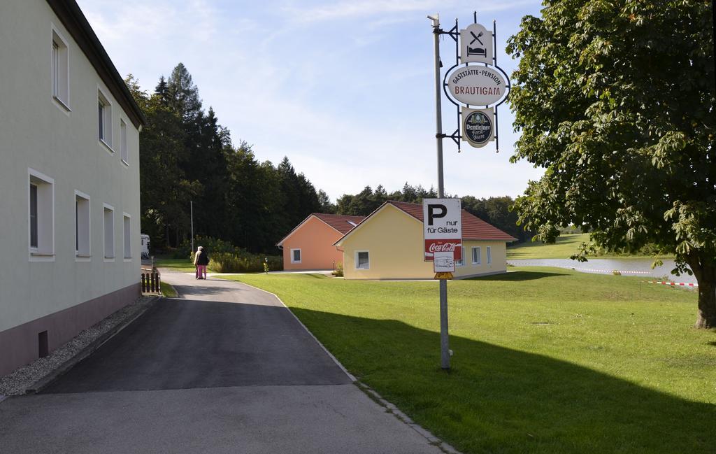 Pension Zum Grunen Wald Hotel Feuchtwangen Exterior foto